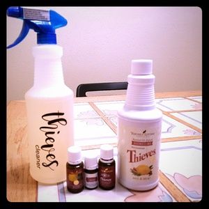 Thieves and Frankincense Bundle